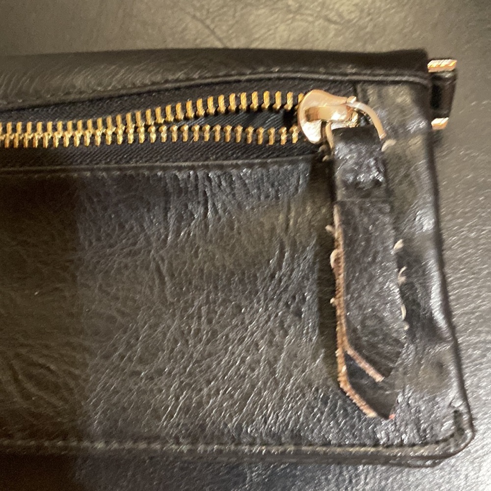 Kenneth Cole Reaction Wallet - Picture 4 of 4